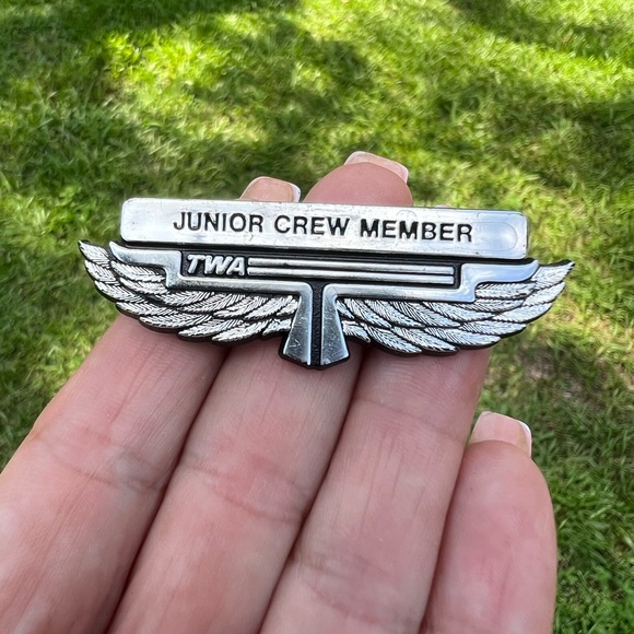 Vintage 1970s TWA Airlines Junior Crew Member Wings Pin Made by Stoffel Seals - Picture 4 of 15